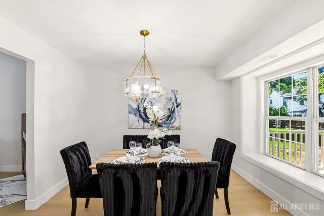 273 Edgeware Court, Franklin Twsp, NJ 08873