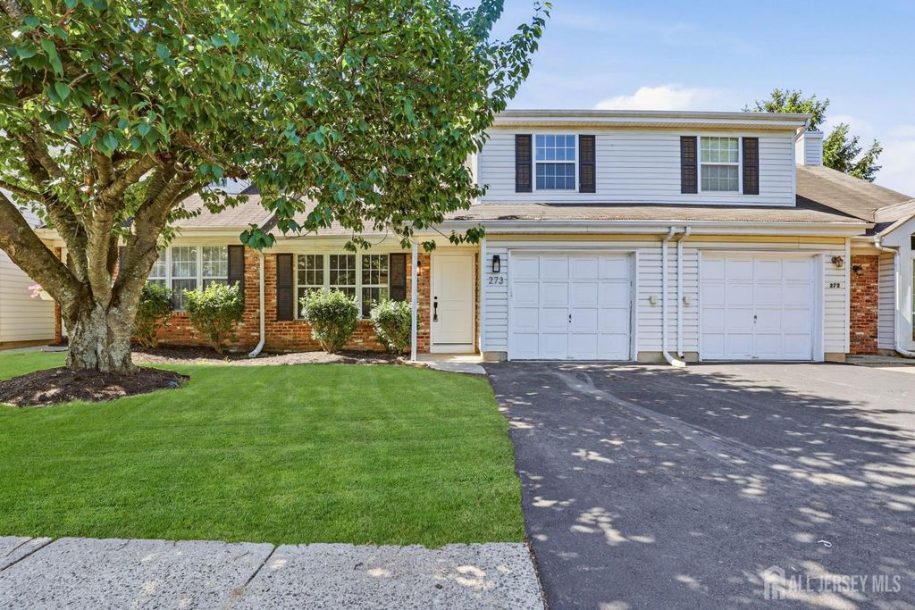273 Edgeware Court, Franklin Twsp, NJ 08873