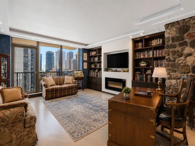 1040 N Lake Shore Drive 7C, Chicago, IL 60611