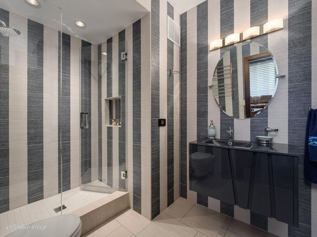 1040 N Lake Shore Drive 7C, Chicago, IL 60611
