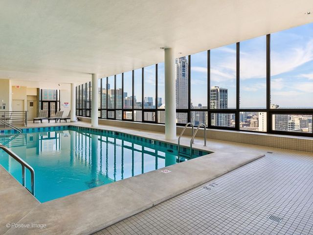 1040 N Lake Shore Drive 7C, Chicago, IL 60611