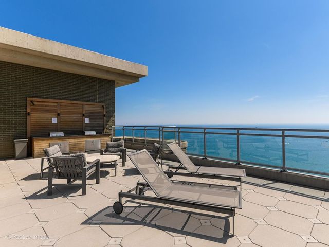 1040 N Lake Shore Drive 7C, Chicago, IL 60611