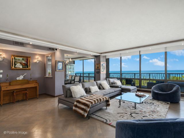 1040 N Lake Shore Drive 7C, Chicago, IL 60611