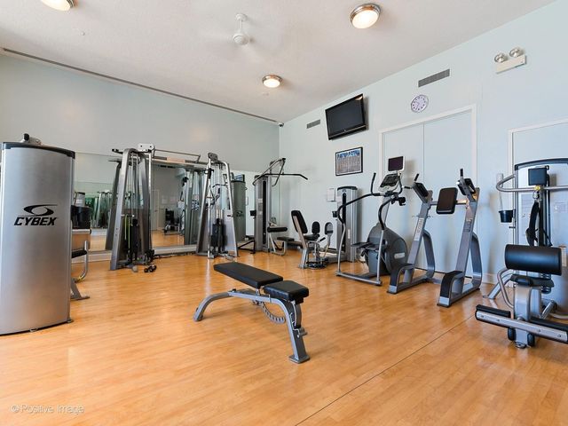 1040 N Lake Shore Drive 7C, Chicago, IL 60611