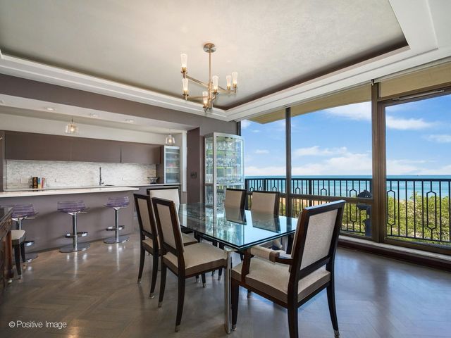 1040 N Lake Shore Drive 7C, Chicago, IL 60611