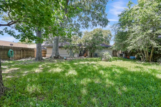 19614 Leaning Timbers Drive, Humble, TX 77346