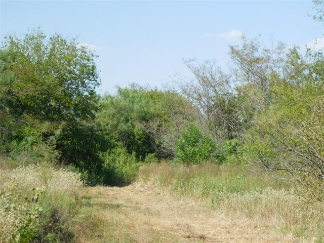 451 HCR3335 Road, Hubbard, TX 76648