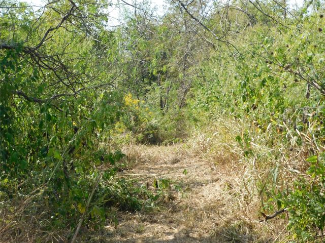 451 HCR3335 Road, Hubbard, TX 76648