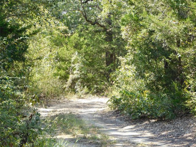 451 HCR3335 Road, Hubbard, TX 76648