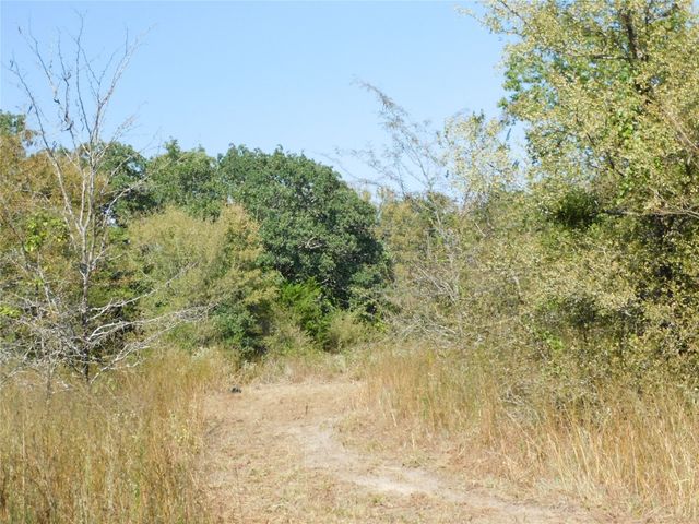 451 HCR3335 Road, Hubbard, TX 76648