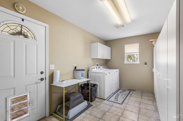 1468 N Viewpoint Dr, Lewiston, ID 83501