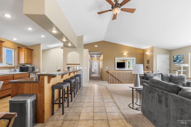 1468 N Viewpoint Dr, Lewiston, ID 83501
