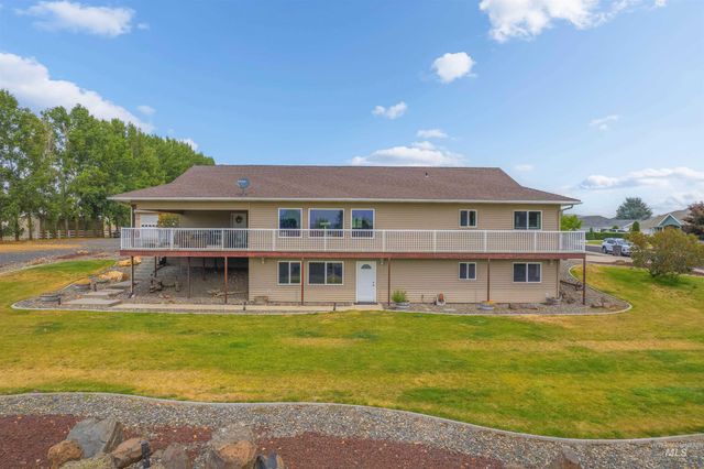 1468 N Viewpoint Dr, Lewiston, ID 83501