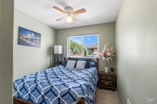 1468 N Viewpoint Dr, Lewiston, ID 83501