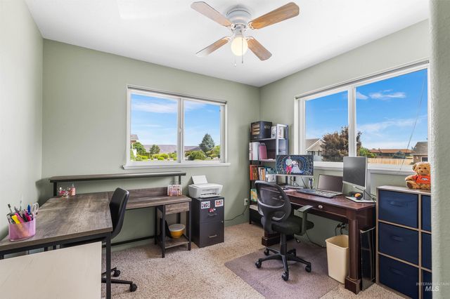 1468 N Viewpoint Dr, Lewiston, ID 83501