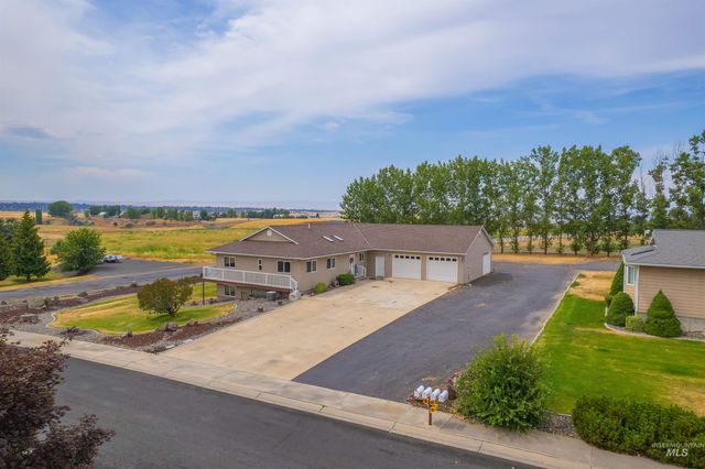 1468 N Viewpoint Dr, Lewiston, ID 83501