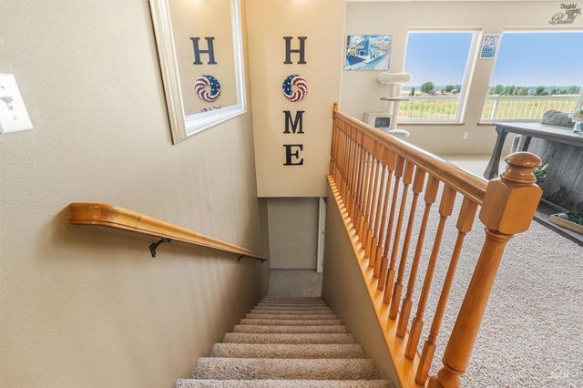 1468 N Viewpoint Dr, Lewiston, ID 83501
