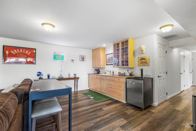 1468 N Viewpoint Dr, Lewiston, ID 83501