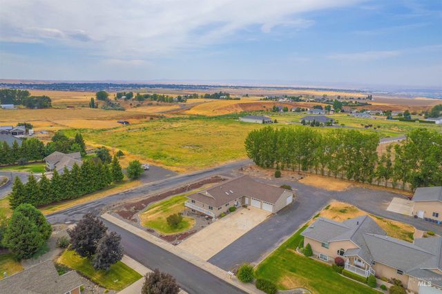 1468 N Viewpoint Dr, Lewiston, ID 83501