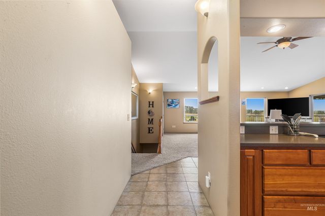 1468 N Viewpoint Dr, Lewiston, ID 83501