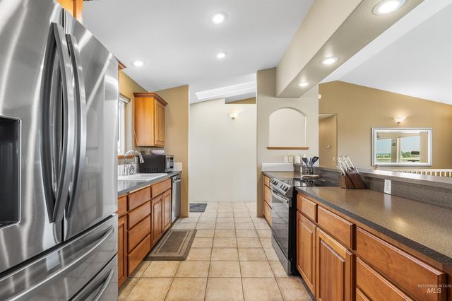 1468 N Viewpoint Dr, Lewiston, ID 83501