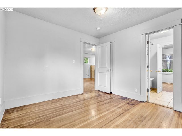 900 Ne 91ST Ave, Portland, OR 97220