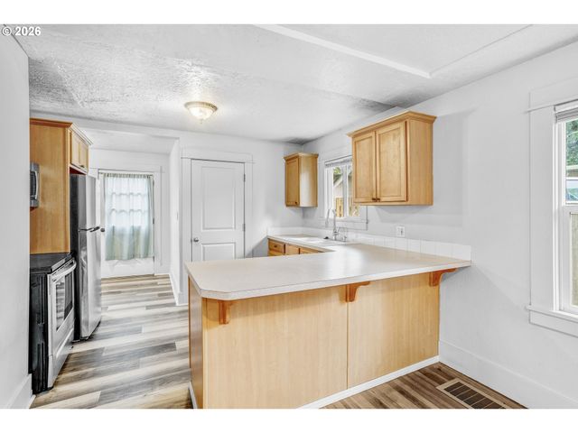 900 Ne 91ST Ave, Portland, OR 97220