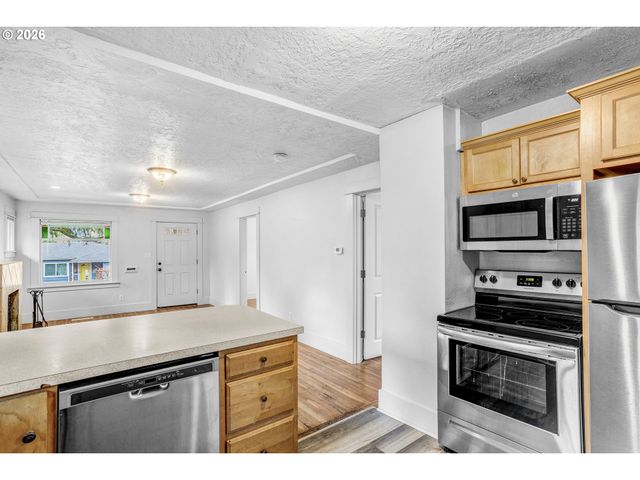 900 Ne 91ST Ave, Portland, OR 97220