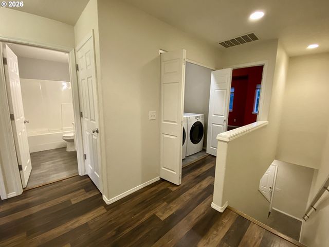 900 Ne 91ST Ave, Portland, OR 97220