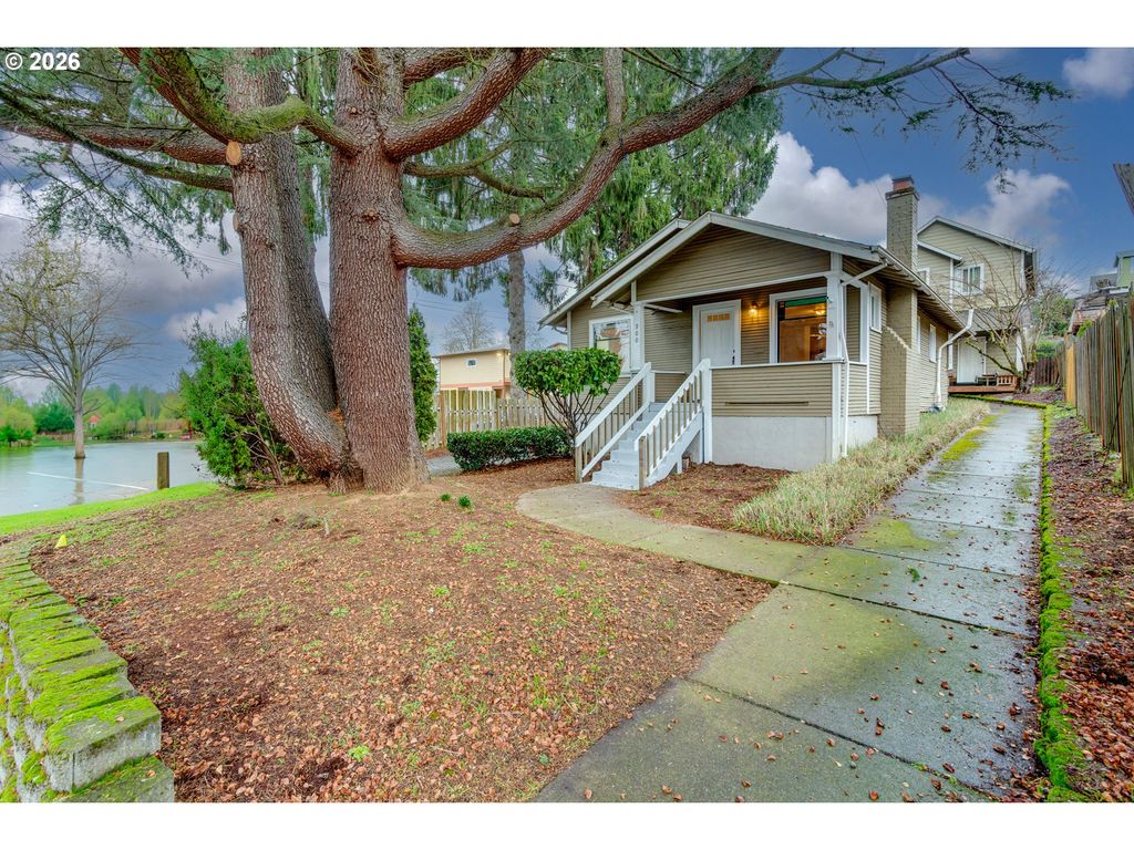 900 Ne 91ST Ave, Portland, OR 97220