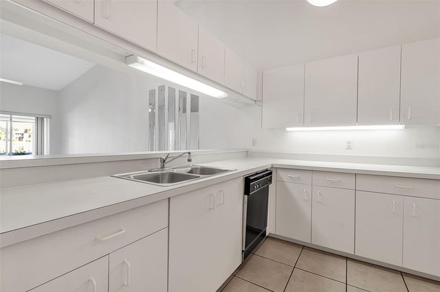 4115 PUTTER PLACE 4115, Bradenton, FL 34203