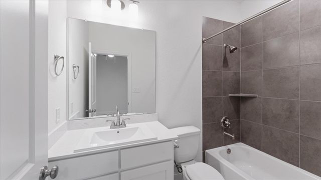 2 Gracenote Place, Tomball, TX 77375