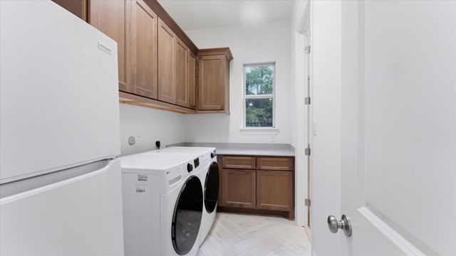 2 Gracenote Place, Tomball, TX 77375