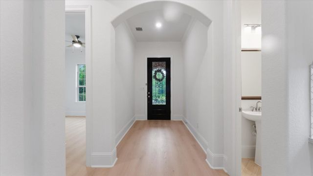 2 Gracenote Place, Tomball, TX 77375