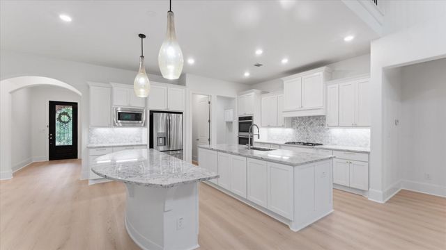 2 Gracenote Place, Tomball, TX 77375