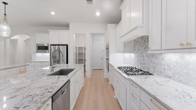 2 Gracenote Place, Tomball, TX 77375