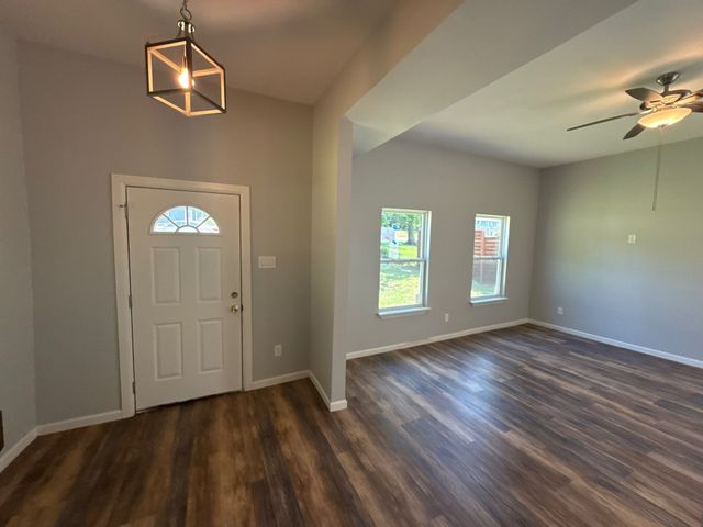 1510 W Woodard Street, Denison, TX 75020