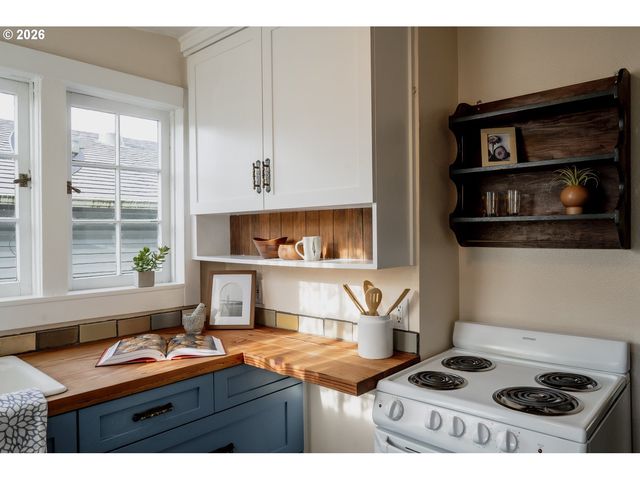 7905 N SEWARD Ave, Portland, OR 97217