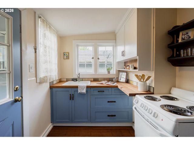 7905 N SEWARD Ave, Portland, OR 97217