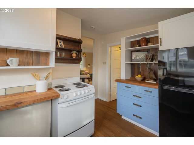 7905 N SEWARD Ave, Portland, OR 97217