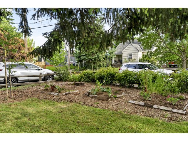7905 N SEWARD Ave, Portland, OR 97217