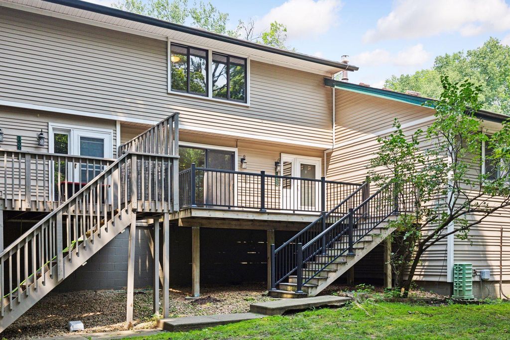 15659 27th Avenue N, Plymouth, MN 55447