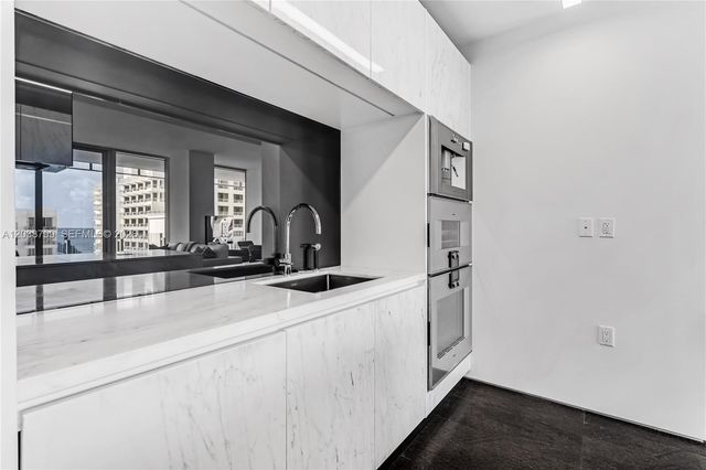 120 Ocean Dr 700, Miami Beach, FL 33139
