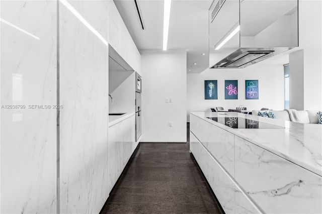 120 Ocean Dr 700, Miami Beach, FL 33139