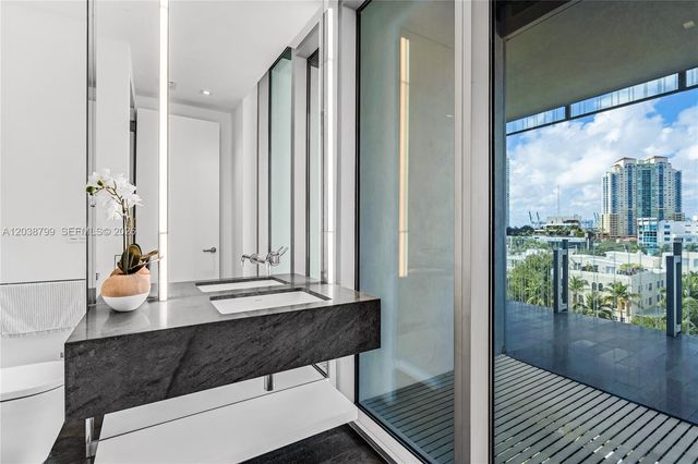 120 Ocean Dr 700, Miami Beach, FL 33139