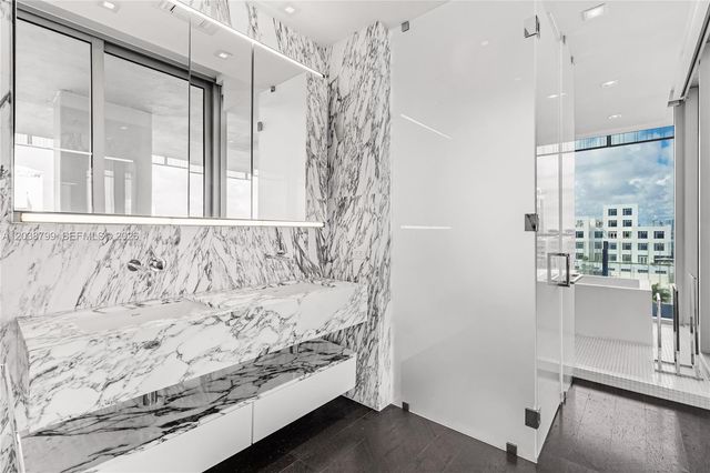 120 Ocean Dr 700, Miami Beach, FL 33139