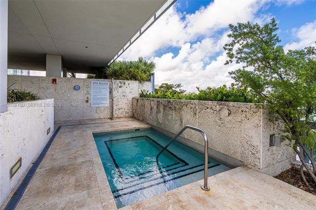 120 Ocean Dr 700, Miami Beach, FL 33139