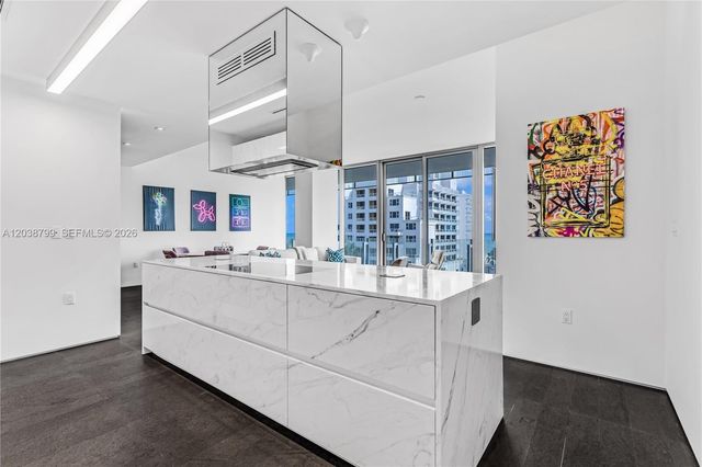120 Ocean Dr 700, Miami Beach, FL 33139