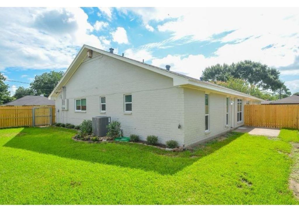 6315 Bowers Street, Wallis, TX 77485