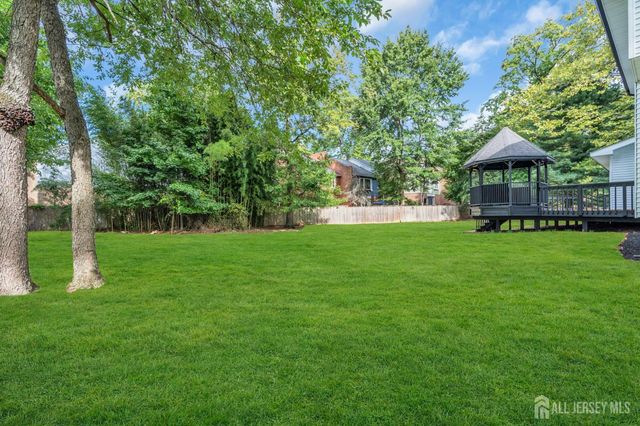 24 Dewey Drive, New Brunswick, NJ 08901